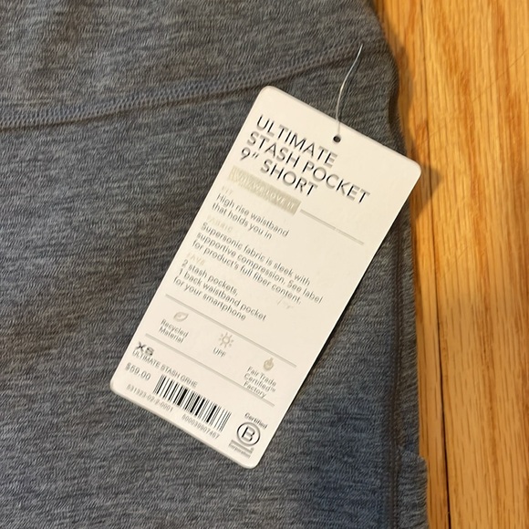 Athleta Women’s Gray Ultimate Stash Pocket 9” Short - Picture 2 of 6